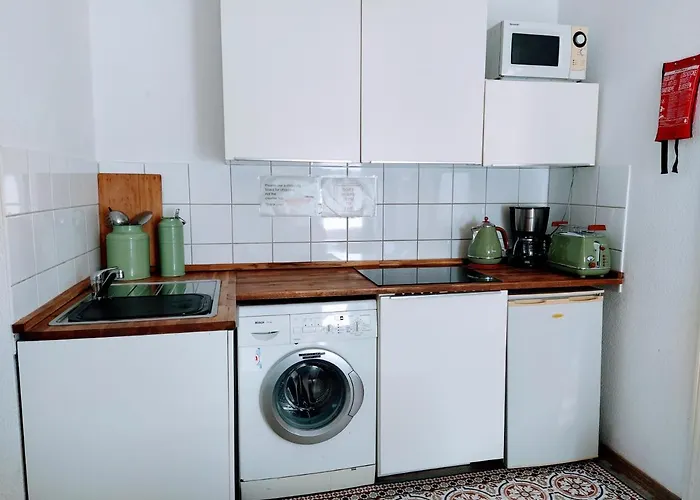 Central 2 Bedroom Flat For Families & Calm Guests
