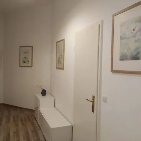 Central 2 Bedroom Flat For Families & Calm Guests Berlin Exterior foto