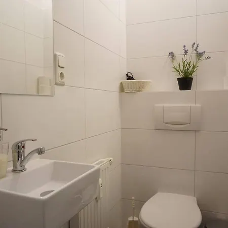Central 2 Bedroom Flat For Families & Calm Guests Berlin Exterior foto