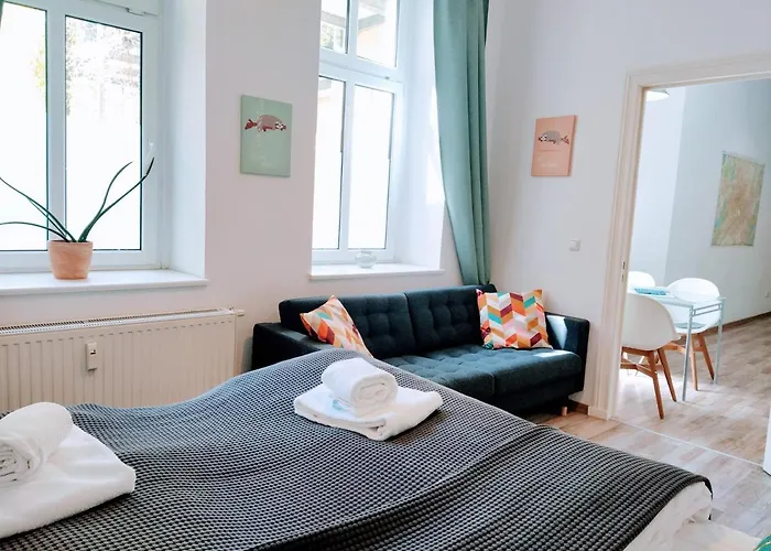 Central 2 Bedroom Flat For Families & Calm Guests